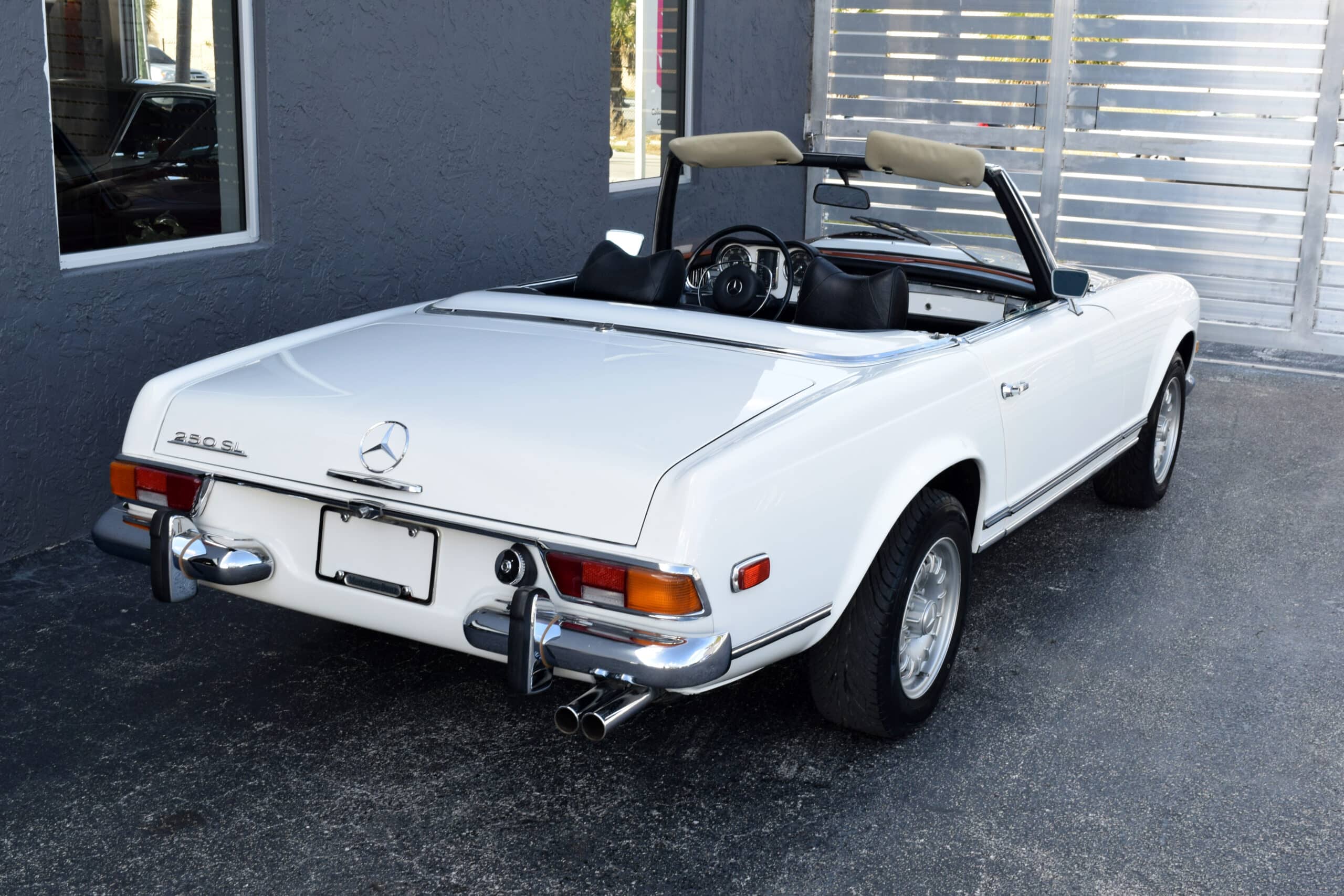 1968 Mercedes 250 SL “Pagoda”, 4-Speed manual, AC and Power Steering, unrestored in amazing time capsule condition