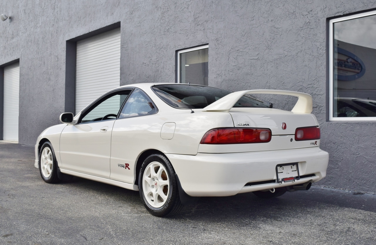 1998 Acura Integra Type R 1 of 998 White USDM Cars -Only 70K Miles – Service History- Books/Manuals-3 Keys
