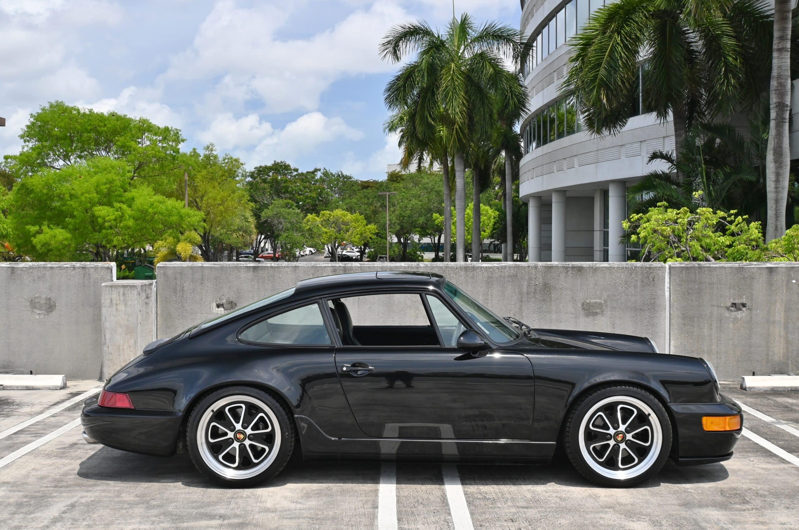 1993 Porsche 911 964 Carrera 4 5 Speed Manual – Bilstein suspension – Well Sorted Over $17k in recent service