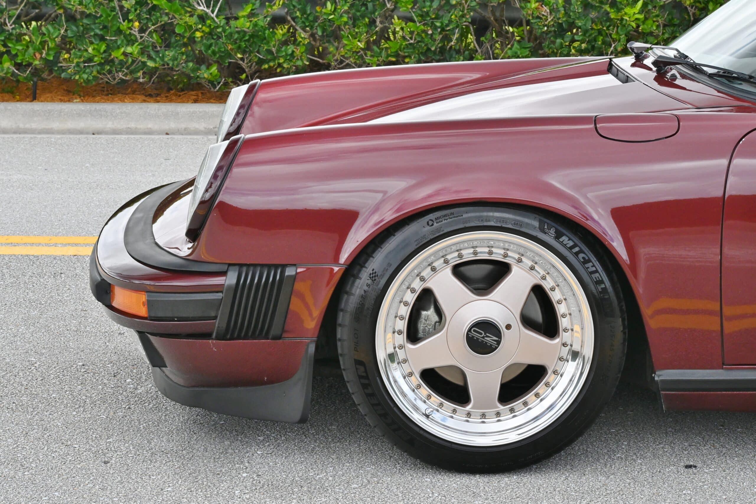 1984 Porsche 911 Carrera California Hotrod – OZ Futura wheels – Recaro Seats -Wevo Shifter -Nicely Sorted
