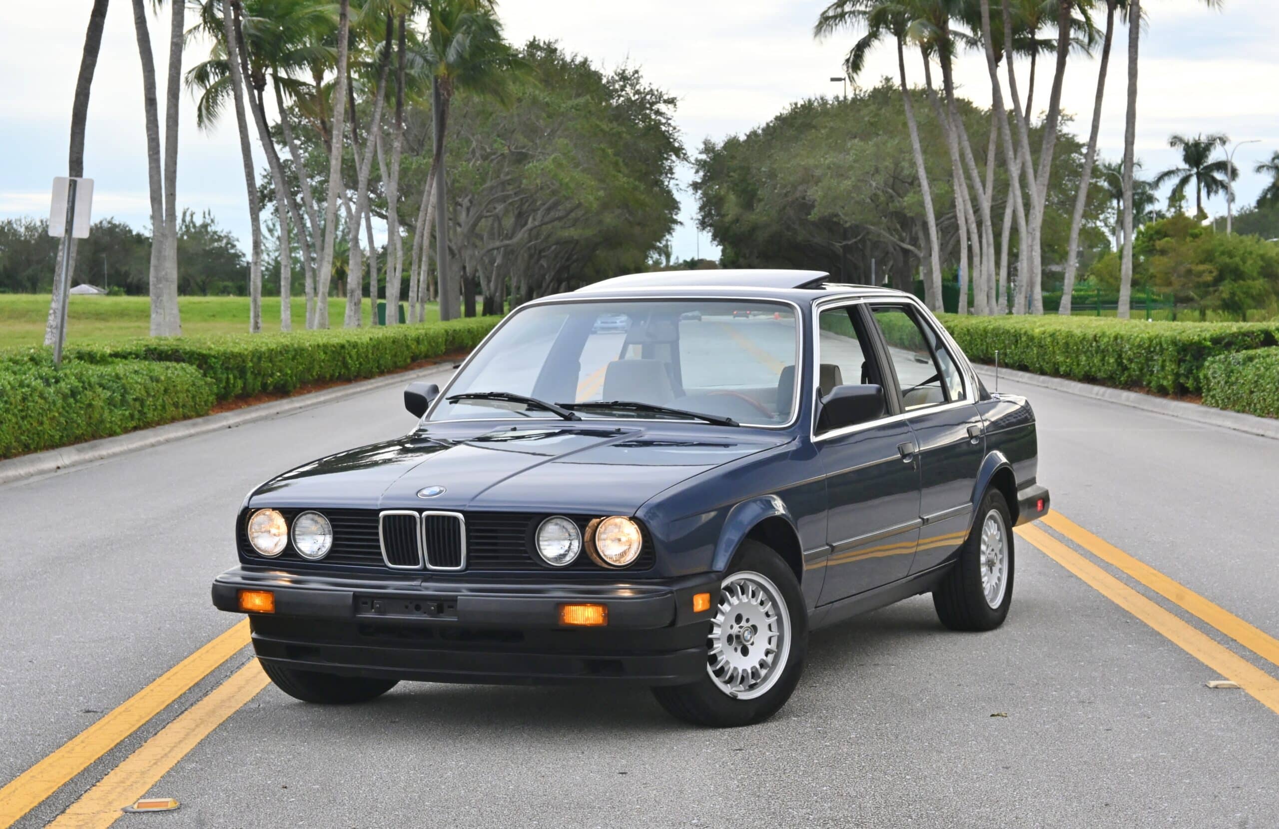1985 BMW E30-325E – Florida Car – Arctic Blue – 5 Speed – Cloth Seats – Rust Free