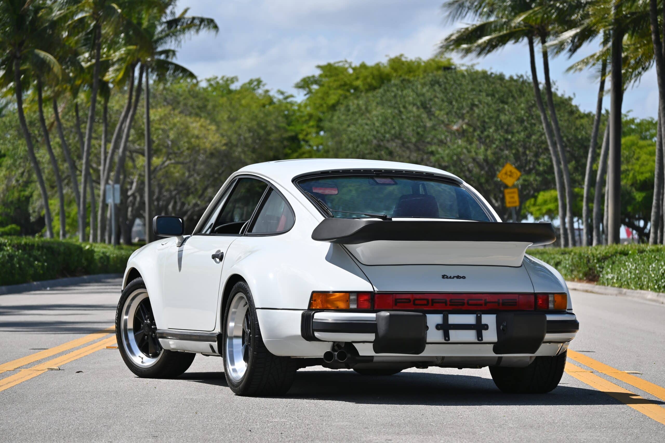 1986 Porsche 911 930 Turbo Showroom Condition-Only 40k Miles-Rare Color Combo-Matching numbers – Unrestored