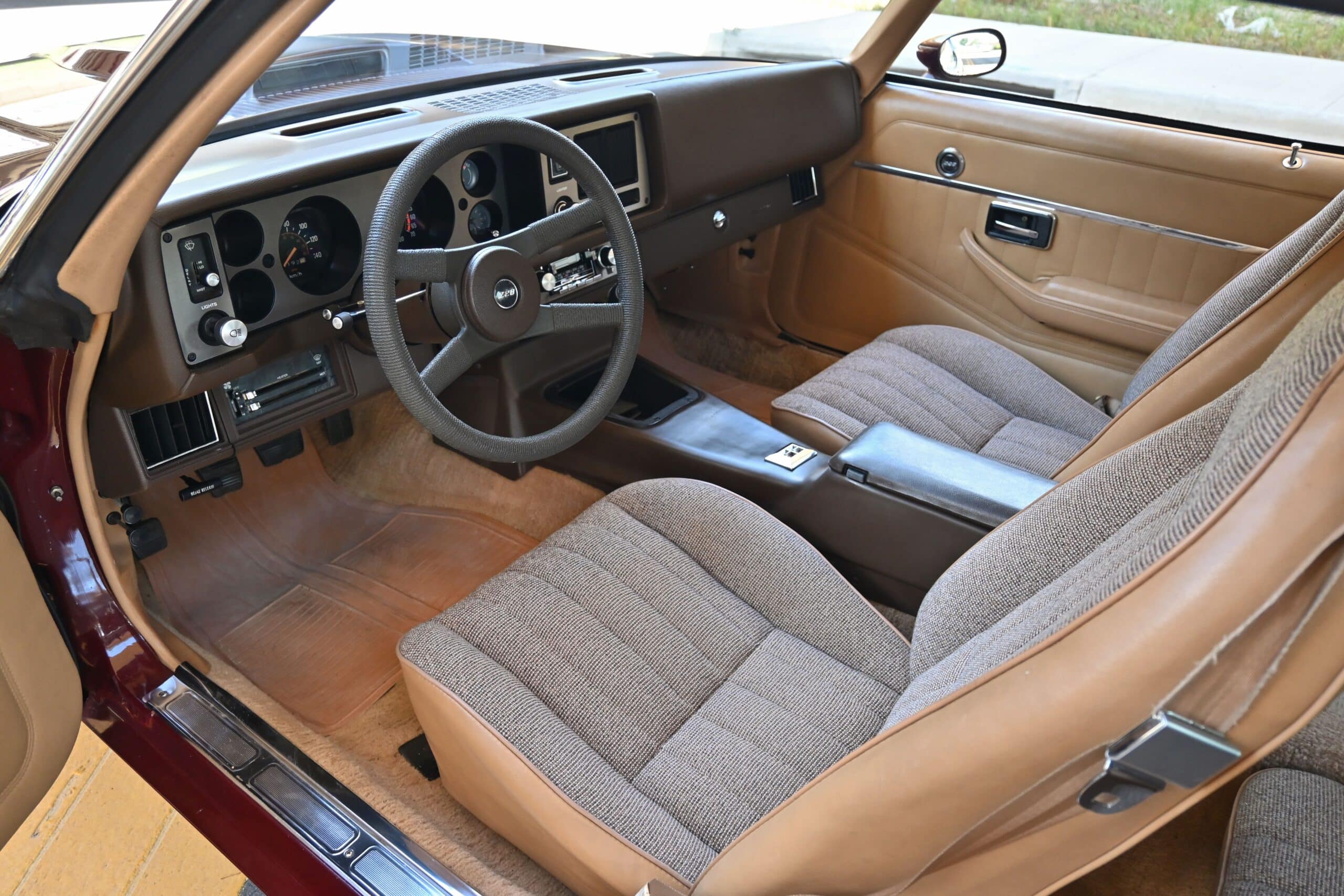 1981 Chevrolet Camaro | RARE 350 4 SPEED SURVIVOR | FACTORY 350.CI. 5.7 LITER | 4 SPEED 3.73 GEARS “SURVIVOR” | 40,000 ACTUAL MILES LIMTED PRODUCTION 350 | 4 SPEED | SURVIVOR!
