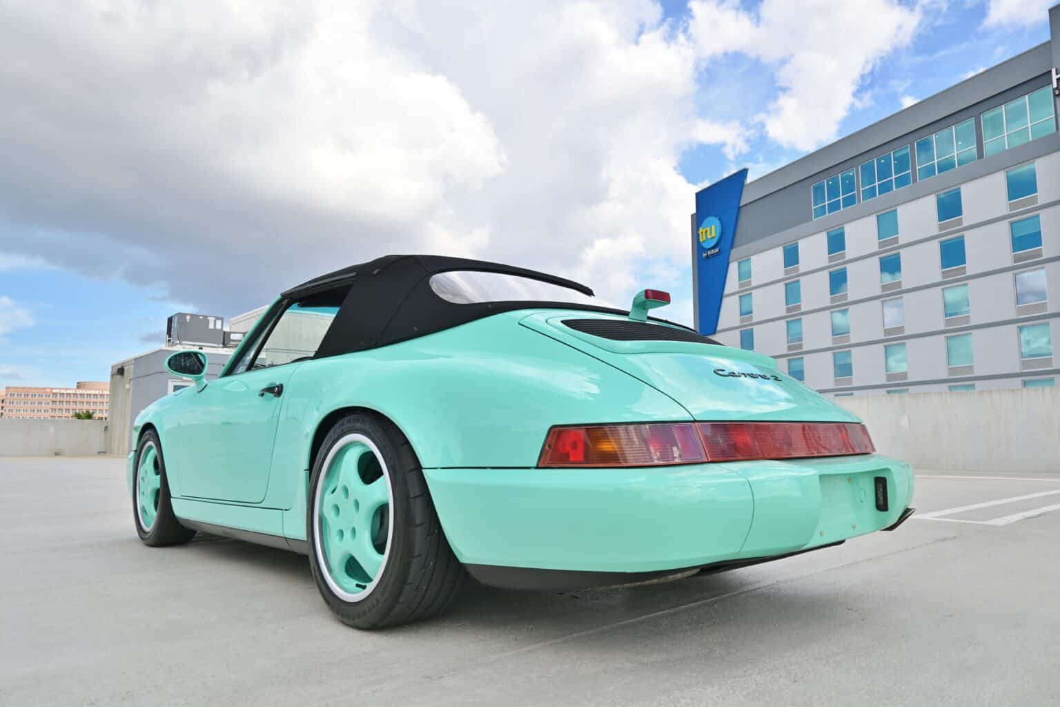 1992 Porsche 911 CARRERA 2 Special Wishes Rare MINT GREEN Only 64k 