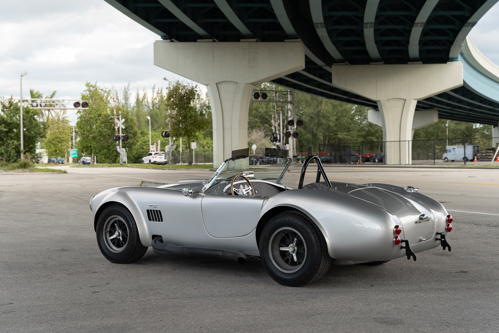 1965 Shelby Cobra 427 S/C Gentry Motor Works – 1 of 40 – 450 miles – MKIII Chassis – Gentry Motor Works – Halibrand Wheels
