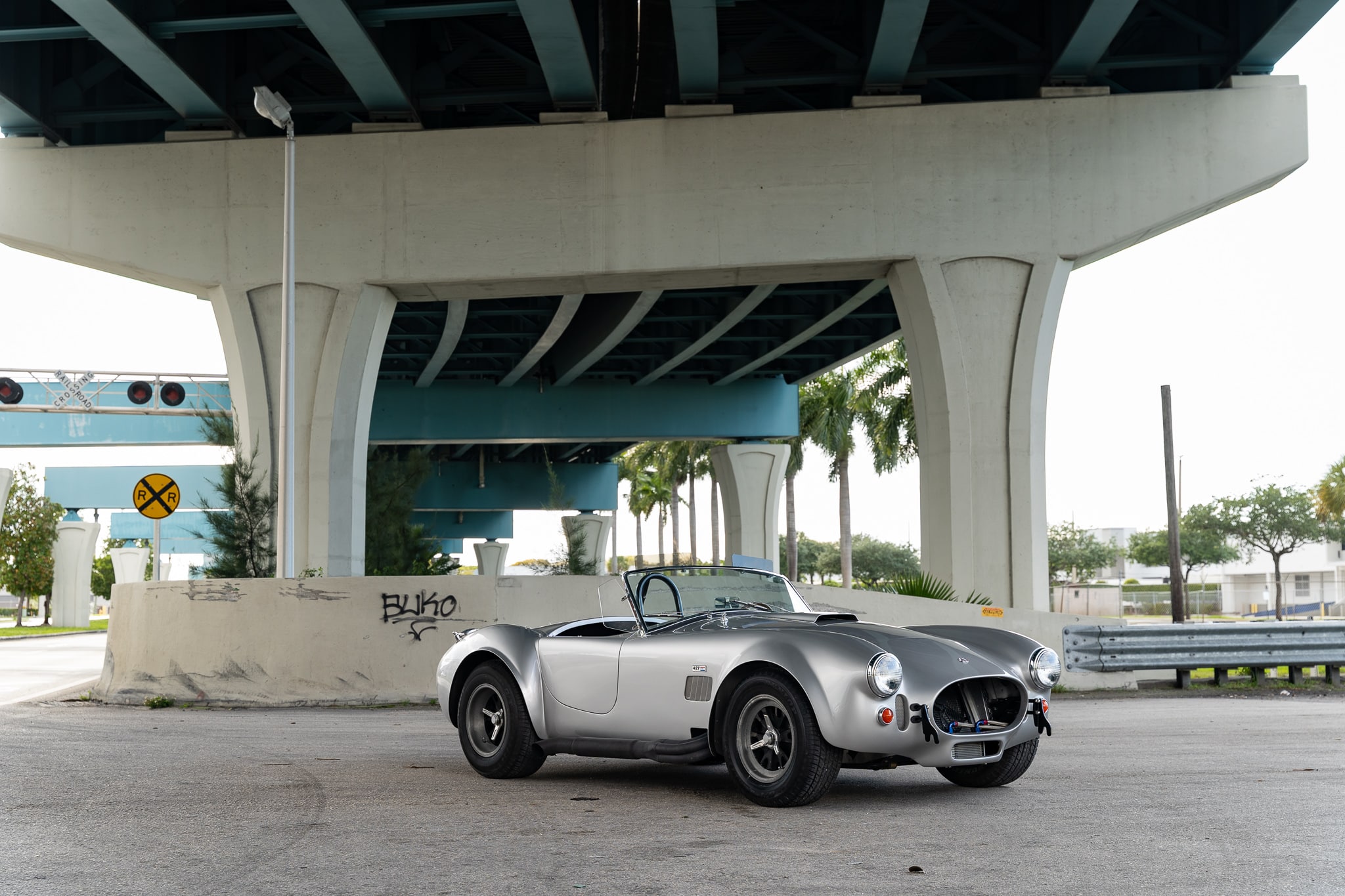 1965 Shelby Cobra 427 S/C Gentry Motor Works – 1 of 40 – 450 miles – MKIII Chassis – Gentry Motor Works – Halibrand Wheels