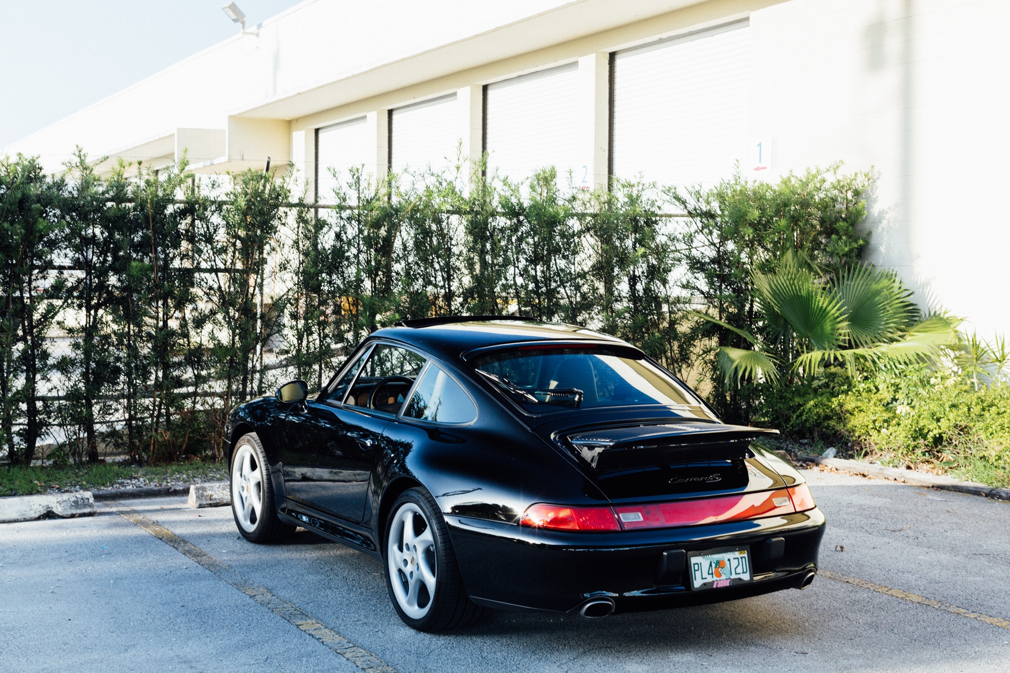 1998 Porsche 911 C2S (993) | Desirable Color Combination | 1 of 993 | Split Grill | 6 Speed Manual | Showroom Condition | Final Year of the Aircooled 911!