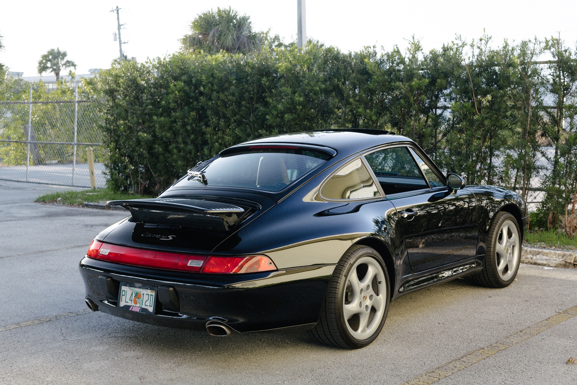 1998 Porsche 911 C2S (993) | Desirable Color Combination | 1 of 993 | Split Grill | 6 Speed Manual | Showroom Condition | Final Year of the Aircooled 911!