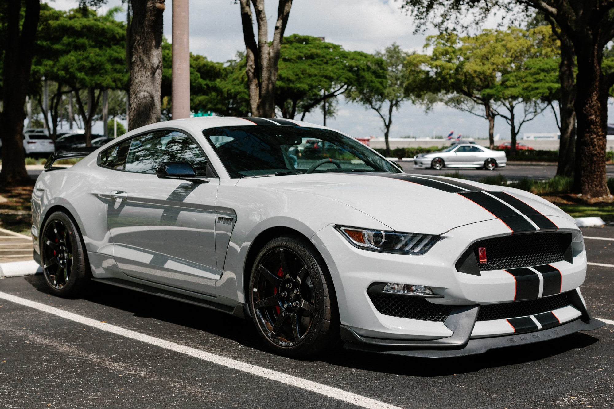2016 Ford Shelby GT350R (S-197 II) | 1 of 172 in Avalanche Gray | Flat-Plane V8 | Carbon Fiber Wheels | 6-Speed Manual | Factory Recaros | Brembo BBK